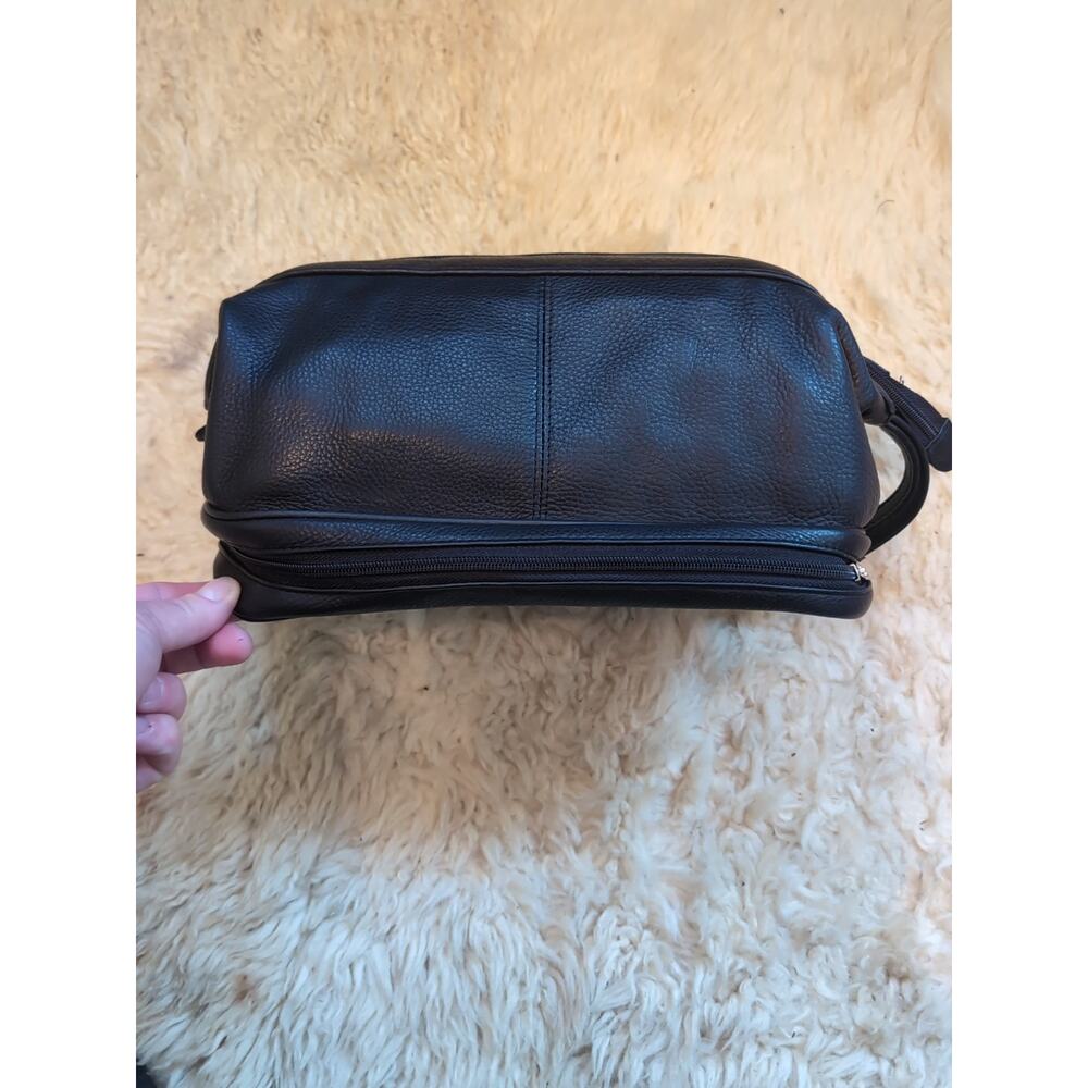 Wilson’s Leather Toiletry Bag Dopp Kit Soft Black Leather 2 Compartment Travel